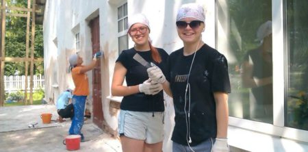 Ремонт фасада в церкви в Опочке
